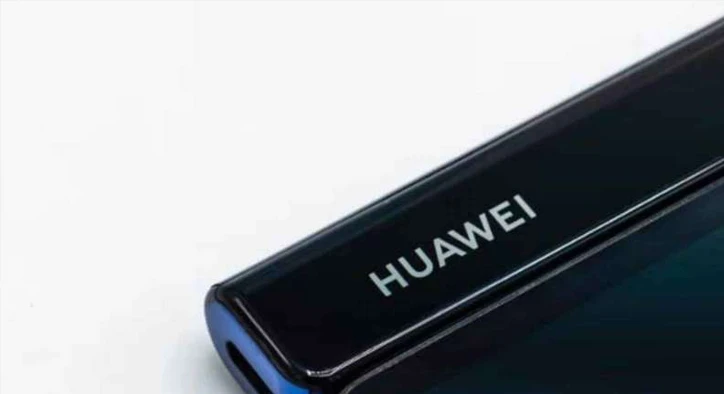 Huawei'nin Yeni Katlanır Telefonu 22 Şubat'ta Tanıtılacak