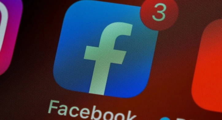 Apple, İnsan Kaçakçılığı Nedeniyle Facebook'u Tehdit Etti